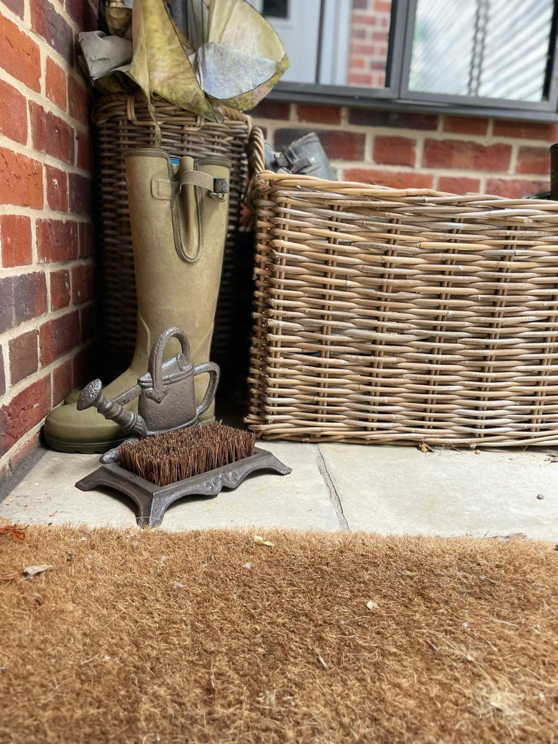 Cast Iron Watering Can Boot Scraper Brush Shoe Welly Boot Cleaner Garden Gift2