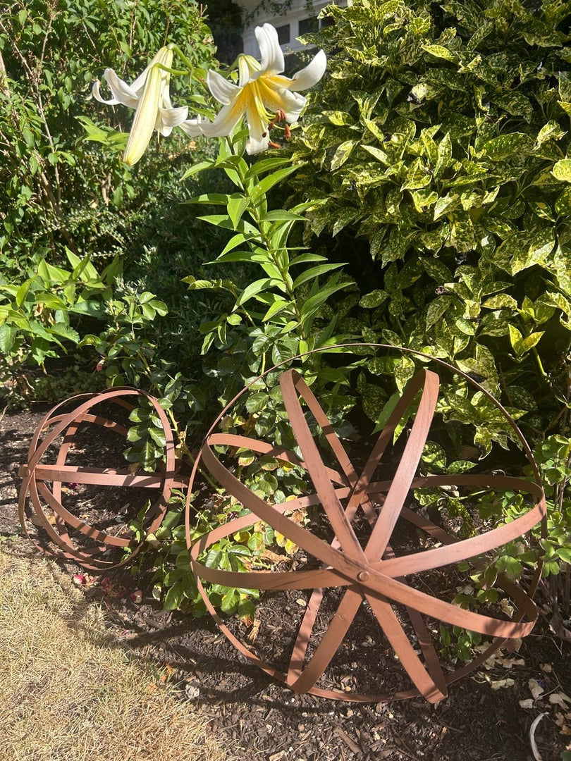 Set of 2 Rustic Metal Garden Spheres Decorative Outdoor Orb Sculptures Brown9