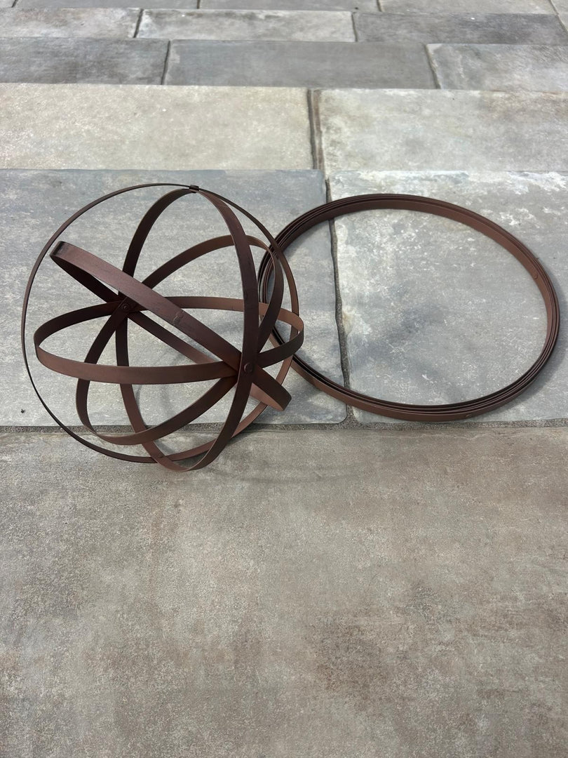 Set of 2 Rustic Metal Garden Spheres Decorative Outdoor Orb Sculptures Brown12